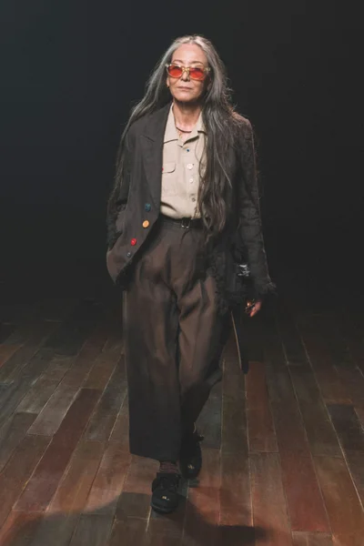 Look 35